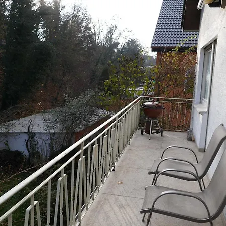 4-zi-wohnung Mit Grossem Balkon Und Blick Ins Grune Appartamento