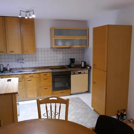 4-zi-wohnung Mit Grossem Balkon Und Blick Ins Grune Appartamento