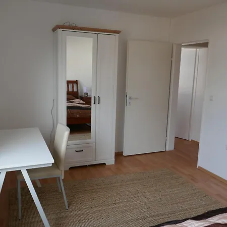 Appartamento 4-zi-wohnung Mit Grossem Balkon Und Blick Ins Grune