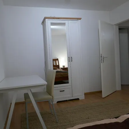 Appartamento 4-zi-wohnung Mit Grossem Balkon Und Blick Ins Grune *