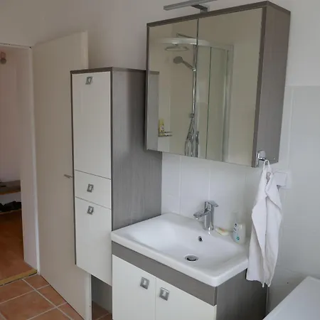 4-zi-wohnung Mit Grossem Balkon Und Blick Ins Grune Appartamento *