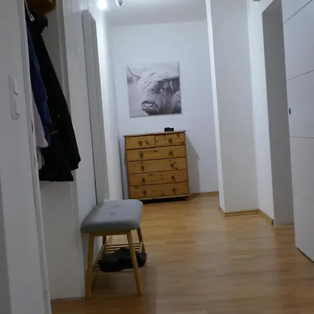 Appartamento 4-zi-wohnung Mit Grossem Balkon Und Blick Ins Grune *