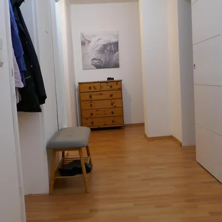 4-zi-wohnung Mit Grossem Balkon Und Blick Ins Grune