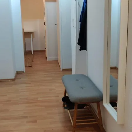 4-zi-wohnung Mit Grossem Balkon Und Blick Ins Grune