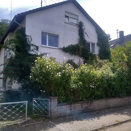 Appartamento 4-zi-wohnung Mit Grossem Balkon Und Blick Ins Grune Karlsruhe