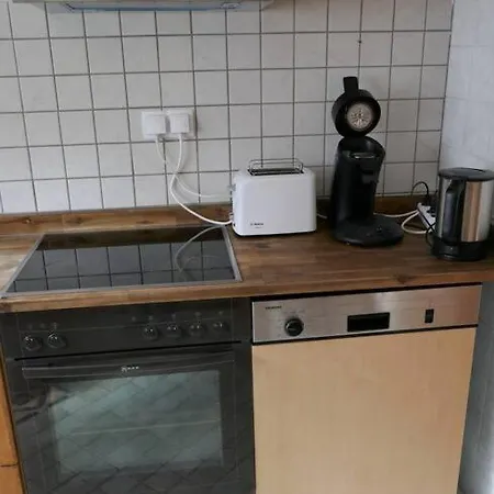 4-zi-wohnung Mit Grossem Balkon Und Blick Ins Grune *