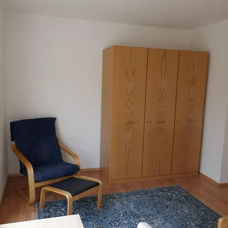 4-zi-wohnung Mit Grossem Balkon Und Blick Ins Grune