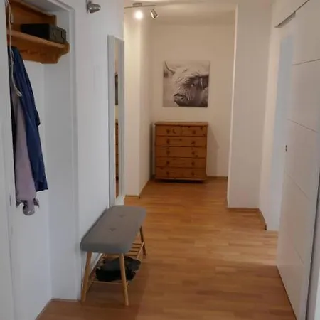 4-zi-wohnung Mit Grossem Balkon Und Blick Ins Grune Appartamento
